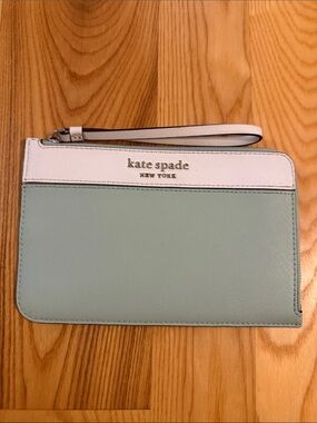 kate spade two-tone wristlet in mint and white